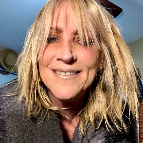 Meet your Posher, Eileen - Picture 2 of 3